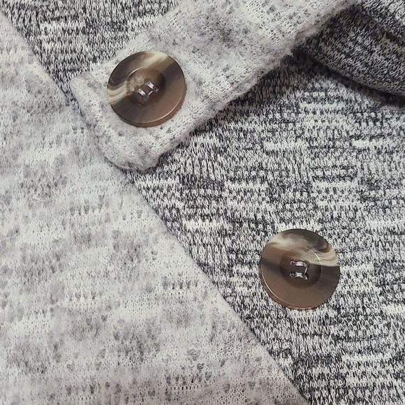 Women's Grey & White Sweater Small-3XL - Picture 8 of 9